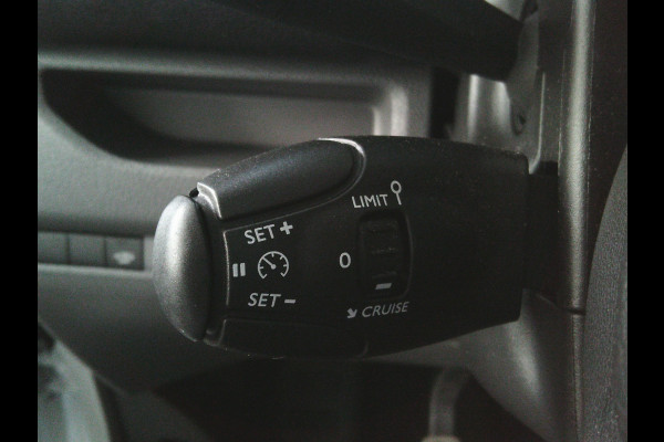 Citroën Jumpy 1.5 BlueHDI 120 pk M Club 120 pk I Navigatie I Cruisecontrol I 6 versnellingen 1e eigenaar !onderhoudsboekjes VIDEOS OF THIS SUPERB JUMPY AVAILABLE.