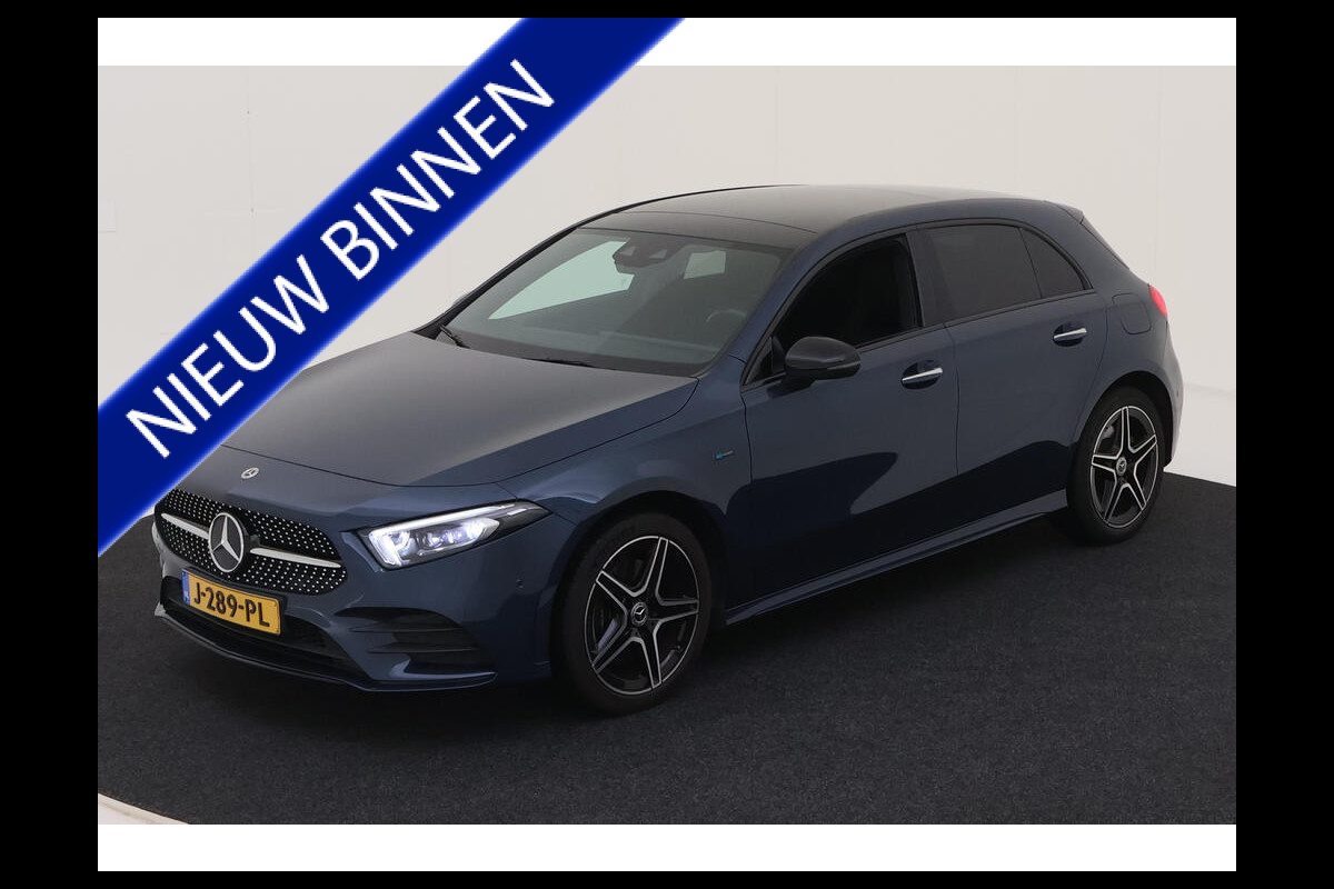 Mercedes-Benz A-Klasse 250 e Business Solution AMG Limited NL-AUTO | PANODAK | 360 SENSOREN | CAMERA Mercedes-Benz A-Klasse 250 e Business Solution AMG Limited NL-AUTO | PANODAK | 360 SENSOREN | CAMERA