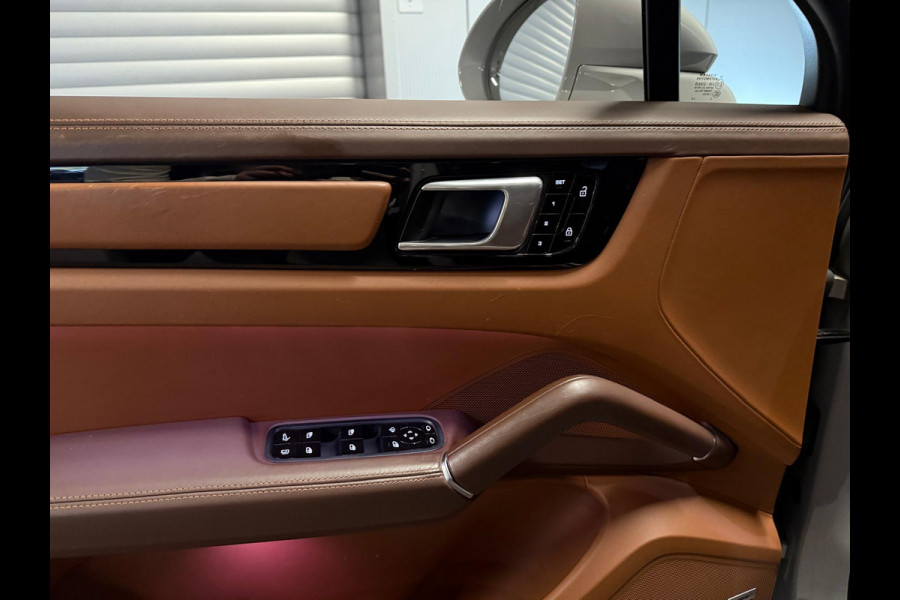 Porsche Cayenne Coupé 3.0e Hybrid KRIJT-SPORT DESIGN-CLUBLEER-PANO-STOELEN 18 VOUDIG-SURROUND-COMPLEET Porsche Cayenne Coupé 3.0e Hybrid KRIJT-SPORT DESIGN-CLUBLEER-PANO-STOELEN 18 VOUDIG-SURROUND-COMPLEET