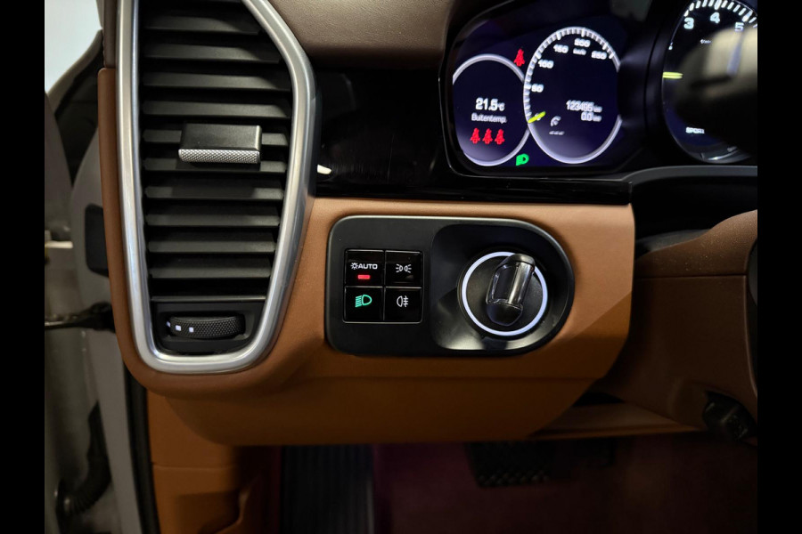 Porsche Cayenne Coupé 3.0e Hybrid KRIJT-SPORT DESIGN-CLUBLEER-PANO-STOELEN 18 VOUDIG-SURROUND-COMPLEET Porsche Cayenne Coupé 3.0e Hybrid KRIJT-SPORT DESIGN-CLUBLEER-PANO-STOELEN 18 VOUDIG-SURROUND-COMPLEET