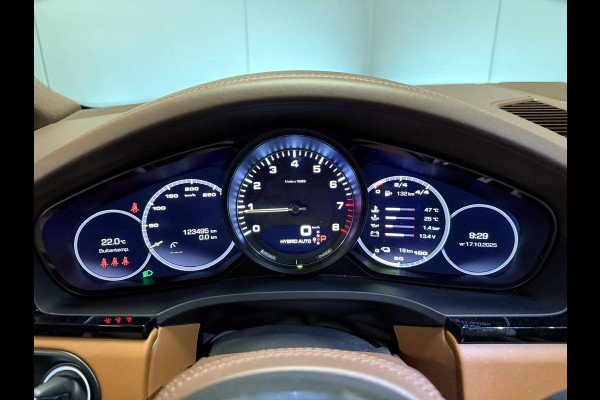 Porsche Cayenne Coupé 3.0e Hybrid KRIJT-SPORT DESIGN-CLUBLEER-PANO-STOELEN 18 VOUDIG-SURROUND-COMPLEET Porsche Cayenne Coupé 3.0e Hybrid KRIJT-SPORT DESIGN-CLUBLEER-PANO-STOELEN 18 VOUDIG-SURROUND-COMPLEET