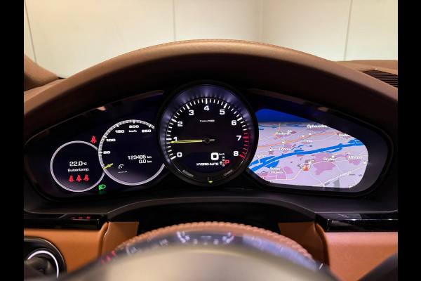 Porsche Cayenne Coupé 3.0e Hybrid KRIJT-SPORT DESIGN-CLUBLEER-PANO-STOELEN 18 VOUDIG-SURROUND-COMPLEET Porsche Cayenne Coupé 3.0e Hybrid KRIJT-SPORT DESIGN-CLUBLEER-PANO-STOELEN 18 VOUDIG-SURROUND-COMPLEET