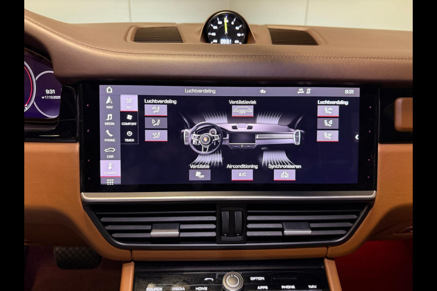 Porsche Cayenne Coupé 3.0e Hybrid KRIJT-SPORT DESIGN-CLUBLEER-PANO-STOELEN 18 VOUDIG-SURROUND-COMPLEET Porsche Cayenne Coupé 3.0e Hybrid KRIJT-SPORT DESIGN-CLUBLEER-PANO-STOELEN 18 VOUDIG-SURROUND-COMPLEET