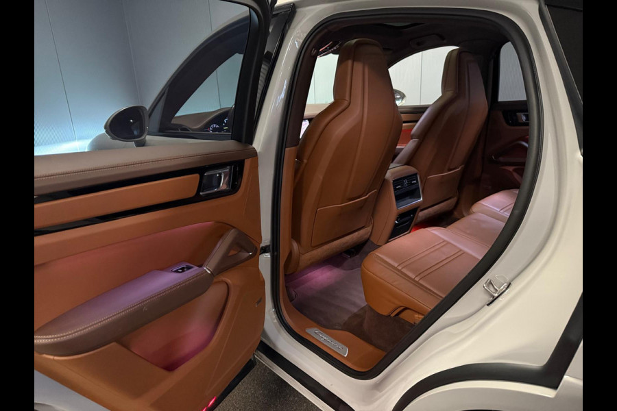 Porsche Cayenne Coupé 3.0e Hybrid KRIJT-SPORT DESIGN-CLUBLEER-PANO-STOELEN 18 VOUDIG-SURROUND-COMPLEET Porsche Cayenne Coupé 3.0e Hybrid KRIJT-SPORT DESIGN-CLUBLEER-PANO-STOELEN 18 VOUDIG-SURROUND-COMPLEET