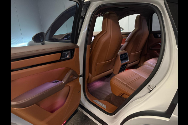 Porsche Cayenne Coupé 3.0e Hybrid KRIJT-SPORT DESIGN-CLUBLEER-PANO-STOELEN 18 VOUDIG-SURROUND-COMPLEET Porsche Cayenne Coupé 3.0e Hybrid KRIJT-SPORT DESIGN-CLUBLEER-PANO-STOELEN 18 VOUDIG-SURROUND-COMPLEET