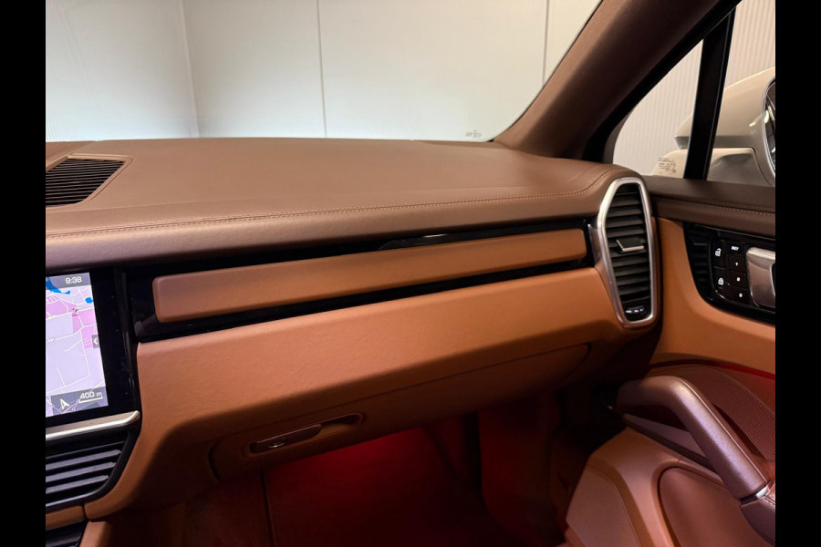 Porsche Cayenne Coupé 3.0e Hybrid KRIJT-SPORT DESIGN-CLUBLEER-PANO-STOELEN 18 VOUDIG-SURROUND-COMPLEET Porsche Cayenne Coupé 3.0e Hybrid KRIJT-SPORT DESIGN-CLUBLEER-PANO-STOELEN 18 VOUDIG-SURROUND-COMPLEET