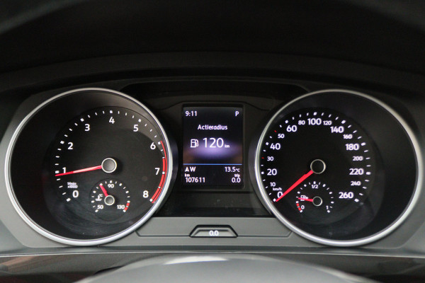 Volkswagen Tiguan Allspace 1.5 TSI DSG Comfortline 7p. Climate, ACC, Camera, Apple Carplay, PDC, Trekhaak, 18'' Volkswagen Tiguan Allspace 1.5 TSI DSG Comfortline 7p. Climate, ACC, Camera, Apple Carplay, PDC, Trekhaak, 18''