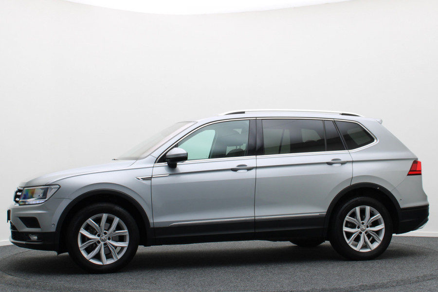 Volkswagen Tiguan Allspace 1.5 TSI DSG Comfortline 7p. Climate, ACC, Camera, Apple Carplay, PDC, Trekhaak, 18'' Volkswagen Tiguan Allspace 1.5 TSI DSG Comfortline 7p. Climate, ACC, Camera, Apple Carplay, PDC, Trekhaak, 18''