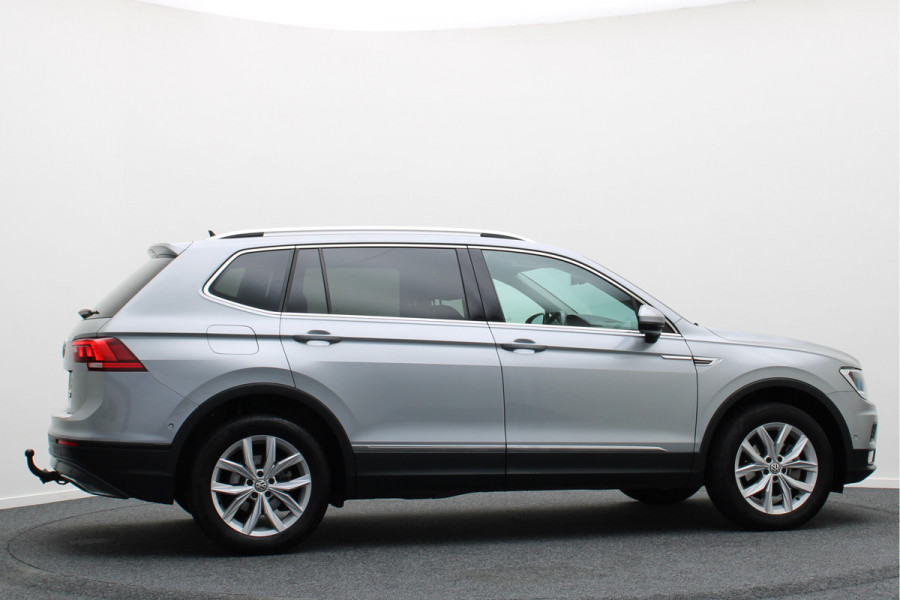 Volkswagen Tiguan Allspace 1.5 TSI DSG Comfortline 7p. Climate, ACC, Camera, Apple Carplay, PDC, Trekhaak, 18'' Volkswagen Tiguan Allspace 1.5 TSI DSG Comfortline 7p. Climate, ACC, Camera, Apple Carplay, PDC, Trekhaak, 18''