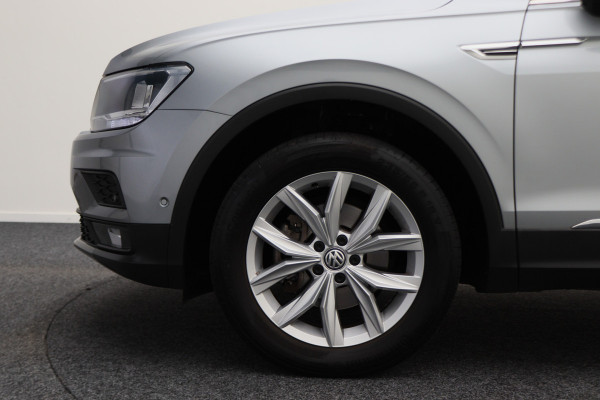 Volkswagen Tiguan Allspace 1.5 TSI DSG Comfortline 7p. Climate, ACC, Camera, Apple Carplay, PDC, Trekhaak, 18'' Volkswagen Tiguan Allspace 1.5 TSI DSG Comfortline 7p. Climate, ACC, Camera, Apple Carplay, PDC, Trekhaak, 18''