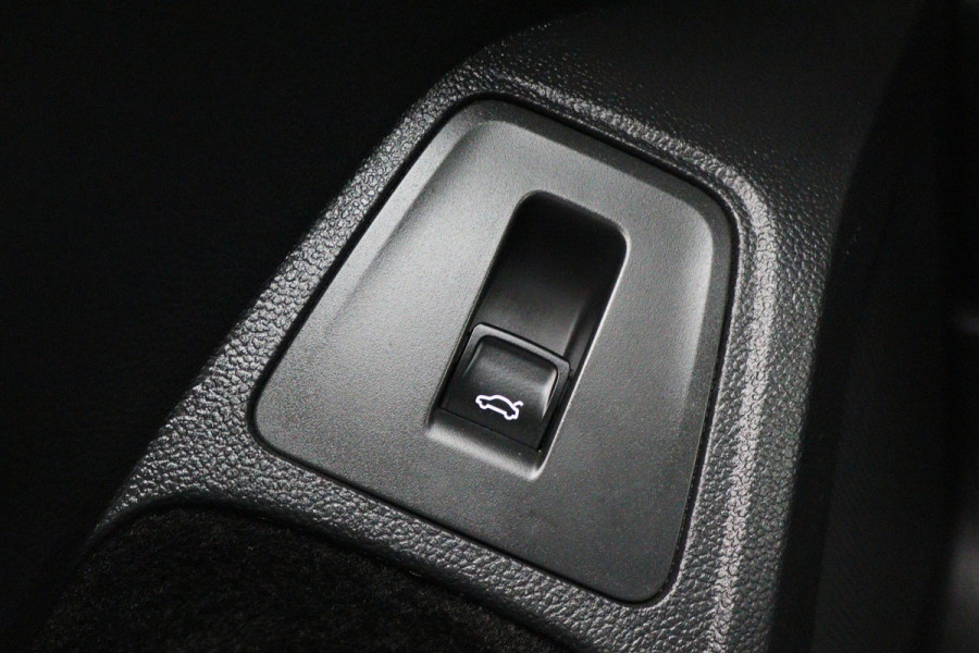 Volkswagen Tiguan Allspace 1.5 TSI DSG Comfortline 7p. Climate, ACC, Camera, Apple Carplay, PDC, Trekhaak, 18'' Volkswagen Tiguan Allspace 1.5 TSI DSG Comfortline 7p. Climate, ACC, Camera, Apple Carplay, PDC, Trekhaak, 18''