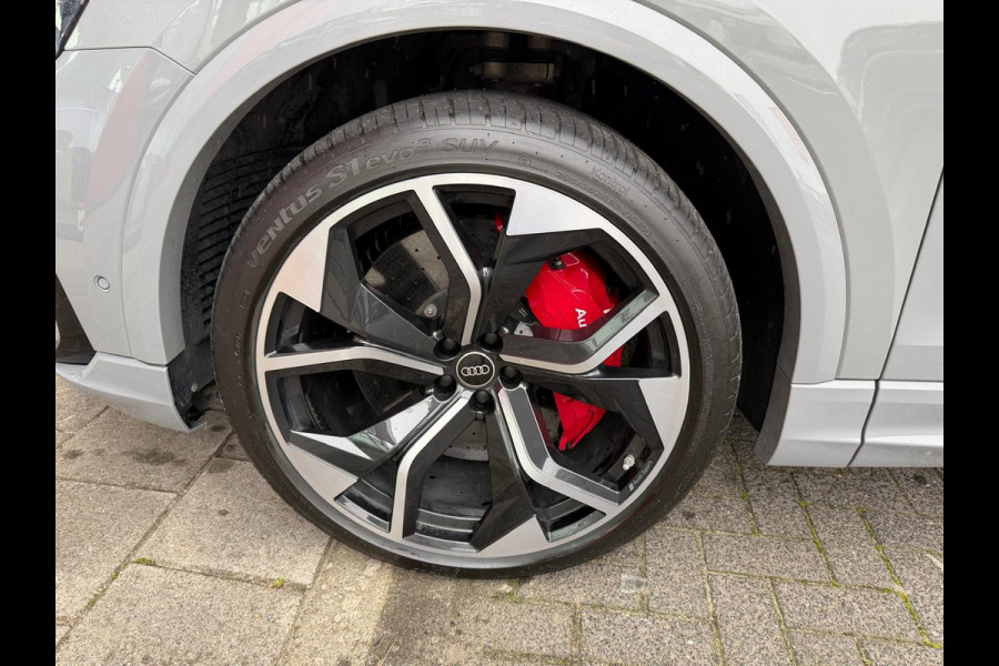 Audi Q8 4.0 TFSI RS Q8 quattro 3D Sound/ Panorama Full spec Audi Q8 4.0 TFSI RS Q8 quattro 3D Sound/ Panorama Full spec