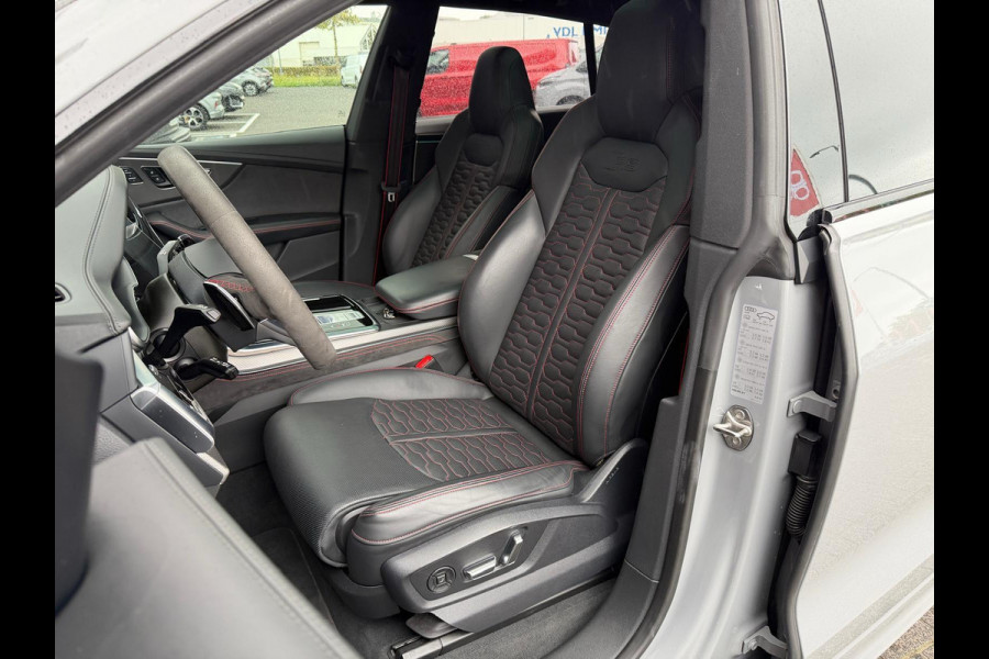 Audi Q8 4.0 TFSI RS Q8 quattro 3D Sound/ Panorama Full spec Audi Q8 4.0 TFSI RS Q8 quattro 3D Sound/ Panorama Full spec