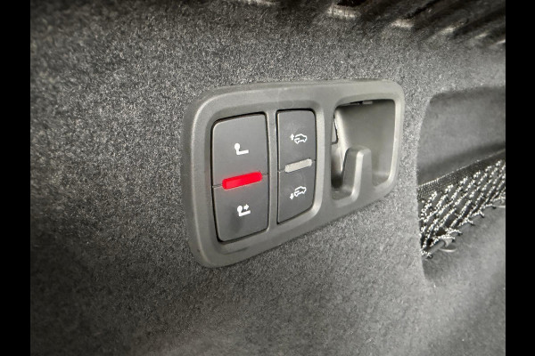 Audi Q8 4.0 TFSI RS Q8 quattro 3D Sound/ Panorama Full spec Audi Q8 4.0 TFSI RS Q8 quattro 3D Sound/ Panorama Full spec