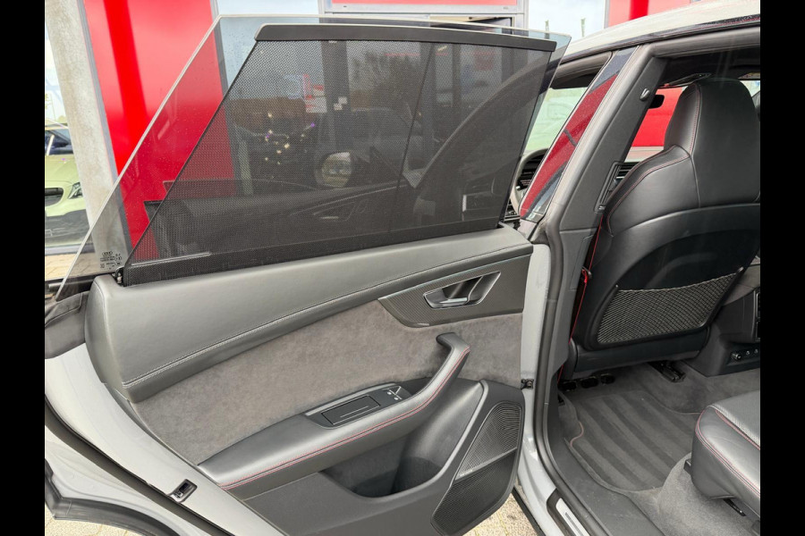 Audi Q8 4.0 TFSI RS Q8 quattro 3D Sound/ Panorama Full spec Audi Q8 4.0 TFSI RS Q8 quattro 3D Sound/ Panorama Full spec