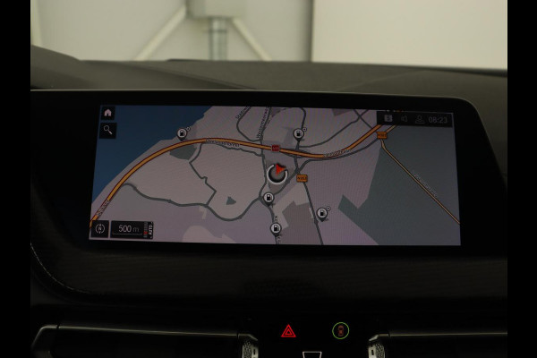 BMW 1-serie 118i Sport Line | Sportstoelen | Carplay | Live Cockpit | Full LED | Navigatie | Half leder | Parkeerhulp | Climate control | Cruise control