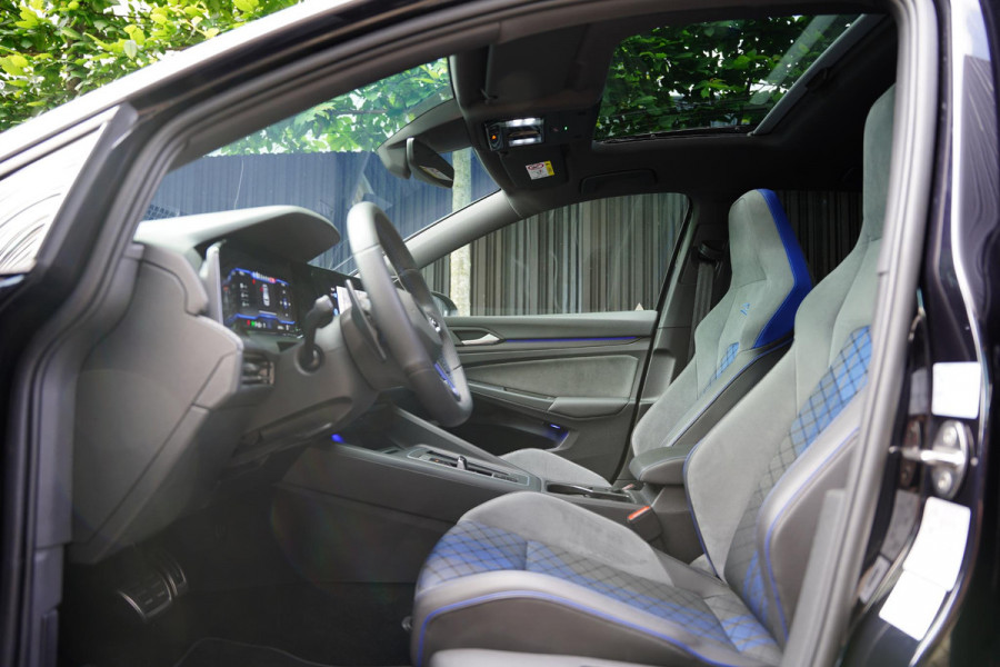 Volkswagen Golf 2.0 TSI R 4Motion Panoramadak Harman Kardon