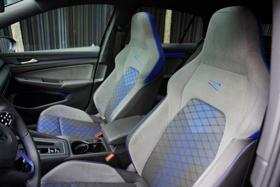 Volkswagen Golf 2.0 TSI R 4Motion Panoramadak Harman Kardon