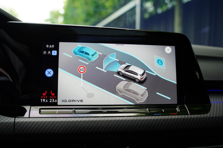 Volkswagen Golf 2.0 TSI R 4Motion Panoramadak Harman Kardon