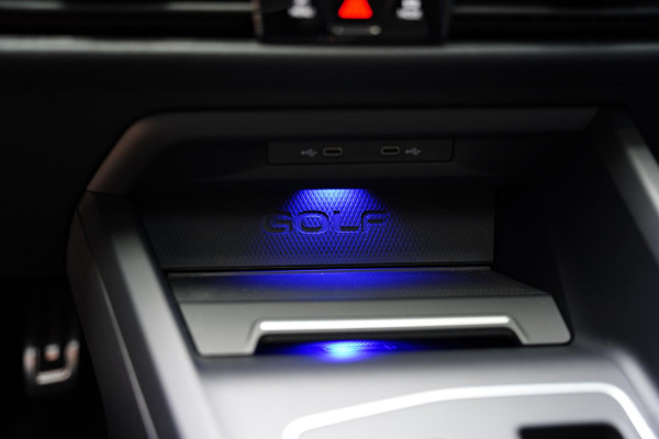 Volkswagen Golf 2.0 TSI R 4Motion Panoramadak Harman Kardon