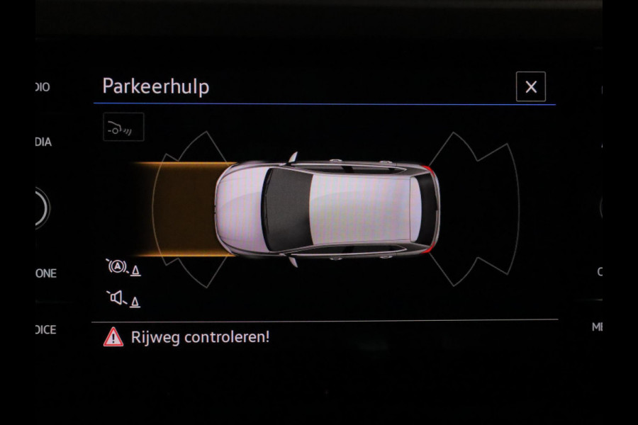 Volkswagen Polo 1.0 TSI R-Line 95 pk Automaat (DSG) | Verlengde garantie | Navigatie | Parkeersensoren | Achteruitrijcamera | Stoelverwarming | R-Line |