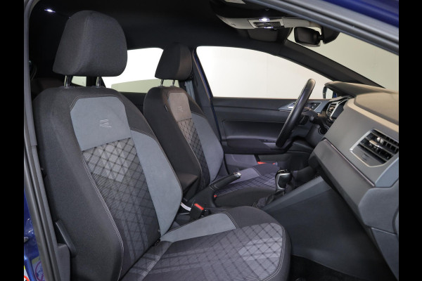 Volkswagen Polo 1.0 TSI R-Line 95 pk Automaat (DSG) | Verlengde garantie | Navigatie | Parkeersensoren | Achteruitrijcamera | Stoelverwarming | R-Line |