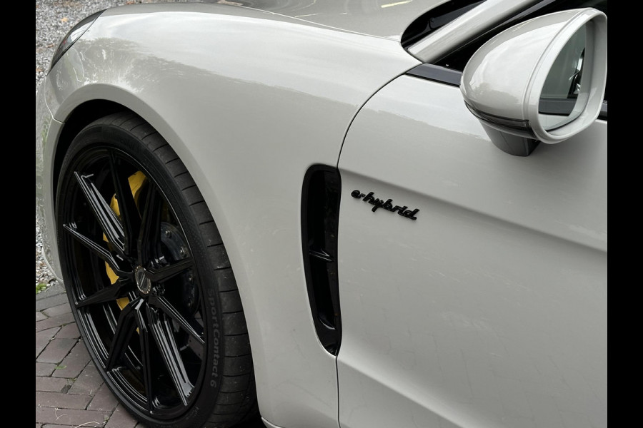 Porsche Panamera Sport Turismo 4.0 Turbo S E-Hybrid Keramisch Panoramadak Sportdesign Sportchrono Vossen 22”LM Krijt Grijs 680 PK! Porsche Panamera Sport Turismo 4.0 Turbo S E-Hybrid Keramisch Panoramadak Sportdesign Sportchrono Vossen 22”LM Krijt Grijs 680 PK!