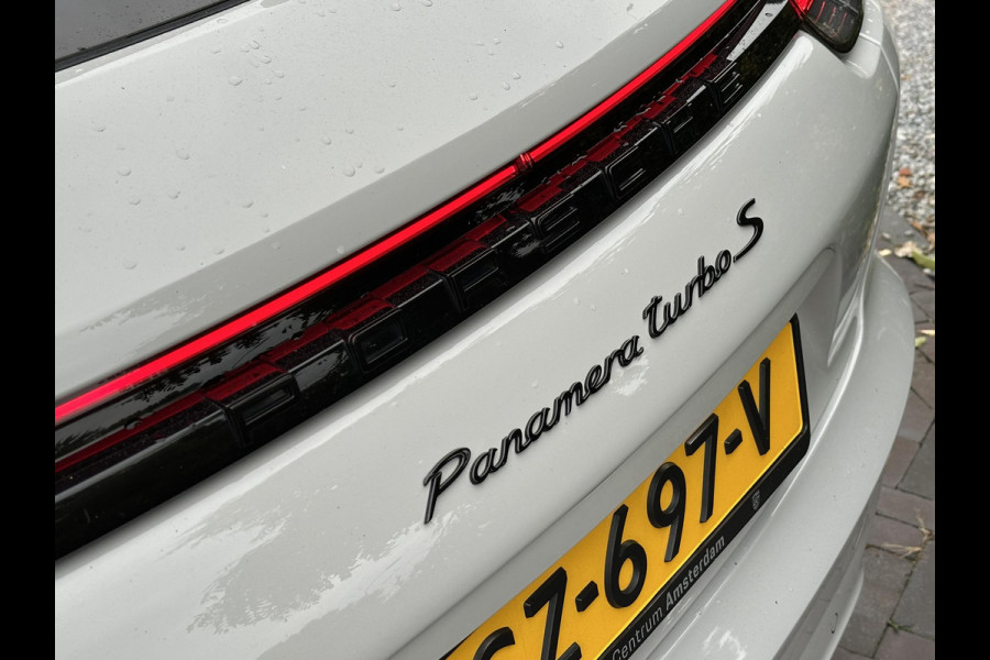 Porsche Panamera Sport Turismo 4.0 Turbo S E-Hybrid Keramisch Panoramadak Sportdesign Sportchrono Vossen 22”LM Krijt Grijs 680 PK! Porsche Panamera Sport Turismo 4.0 Turbo S E-Hybrid Keramisch Panoramadak Sportdesign Sportchrono Vossen 22”LM Krijt Grijs 680 PK!