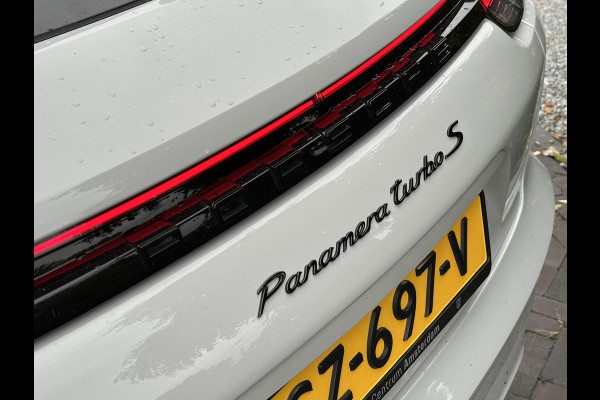 Porsche Panamera Sport Turismo 4.0 Turbo S E-Hybrid Keramisch Panoramadak Sportdesign Sportchrono Vossen 22”LM Krijt Grijs 680 PK! Porsche Panamera Sport Turismo 4.0 Turbo S E-Hybrid Keramisch Panoramadak Sportdesign Sportchrono Vossen 22”LM Krijt Grijs 680 PK!