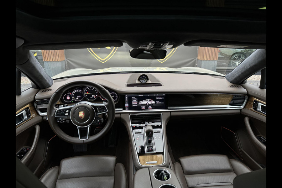 Porsche Panamera Sport Turismo 4.0 Turbo S E-Hybrid Keramisch Panoramadak Sportdesign Sportchrono Vossen 22”LM Krijt Grijs 680 PK! Porsche Panamera Sport Turismo 4.0 Turbo S E-Hybrid Keramisch Panoramadak Sportdesign Sportchrono Vossen 22”LM Krijt Grijs 680 PK!
