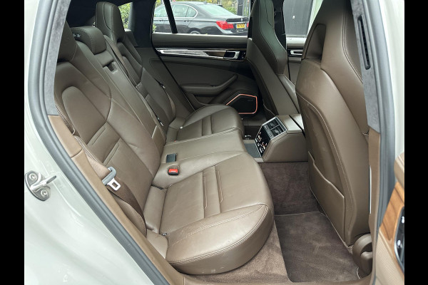 Porsche Panamera Sport Turismo 4.0 Turbo S E-Hybrid Keramisch Panoramadak Sportdesign Sportchrono Vossen 22”LM Krijt Grijs 680 PK! Porsche Panamera Sport Turismo 4.0 Turbo S E-Hybrid Keramisch Panoramadak Sportdesign Sportchrono Vossen 22”LM Krijt Grijs 680 PK!