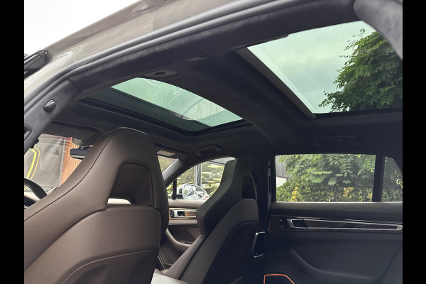 Porsche Panamera Sport Turismo 4.0 Turbo S E-Hybrid Keramisch Panoramadak Sportdesign Sportchrono Vossen 22”LM Krijt Grijs 680 PK! Porsche Panamera Sport Turismo 4.0 Turbo S E-Hybrid Keramisch Panoramadak Sportdesign Sportchrono Vossen 22”LM Krijt Grijs 680 PK!