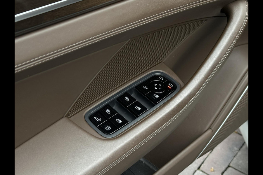 Porsche Panamera Sport Turismo 4.0 Turbo S E-Hybrid Keramisch Panoramadak Sportdesign Sportchrono Vossen 22”LM Krijt Grijs 680 PK! Porsche Panamera Sport Turismo 4.0 Turbo S E-Hybrid Keramisch Panoramadak Sportdesign Sportchrono Vossen 22”LM Krijt Grijs 680 PK!