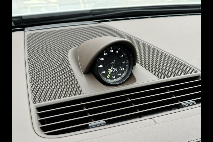 Porsche Panamera Sport Turismo 4.0 Turbo S E-Hybrid Keramisch Panoramadak Sportdesign Sportchrono Vossen 22”LM Krijt Grijs 680 PK! Porsche Panamera Sport Turismo 4.0 Turbo S E-Hybrid Keramisch Panoramadak Sportdesign Sportchrono Vossen 22”LM Krijt Grijs 680 PK!