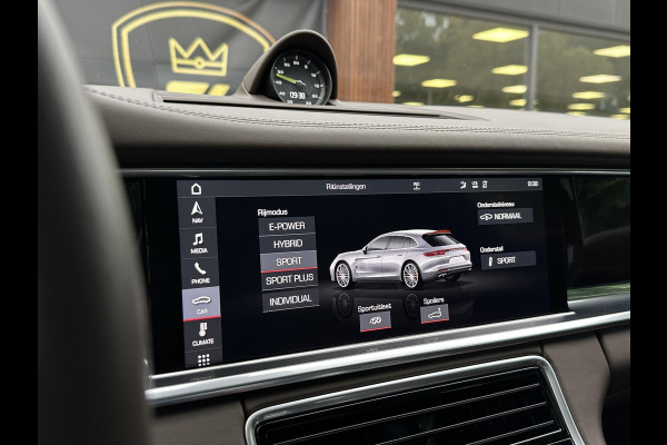 Porsche Panamera Sport Turismo 4.0 Turbo S E-Hybrid Keramisch Panoramadak Sportdesign Sportchrono Vossen 22”LM Krijt Grijs 680 PK! Porsche Panamera Sport Turismo 4.0 Turbo S E-Hybrid Keramisch Panoramadak Sportdesign Sportchrono Vossen 22”LM Krijt Grijs 680 PK!