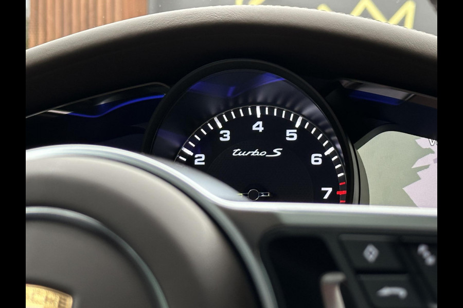 Porsche Panamera Sport Turismo 4.0 Turbo S E-Hybrid Keramisch Panoramadak Sportdesign Sportchrono Vossen 22”LM Krijt Grijs 680 PK! Porsche Panamera Sport Turismo 4.0 Turbo S E-Hybrid Keramisch Panoramadak Sportdesign Sportchrono Vossen 22”LM Krijt Grijs 680 PK!