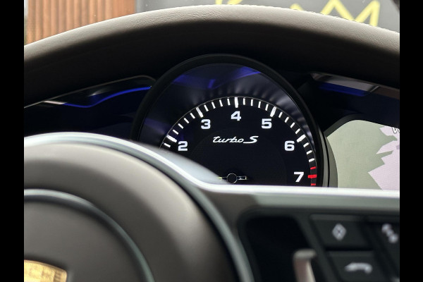 Porsche Panamera Sport Turismo 4.0 Turbo S E-Hybrid Keramisch Panoramadak Sportdesign Sportchrono Vossen 22”LM Krijt Grijs 680 PK! Porsche Panamera Sport Turismo 4.0 Turbo S E-Hybrid Keramisch Panoramadak Sportdesign Sportchrono Vossen 22”LM Krijt Grijs 680 PK!