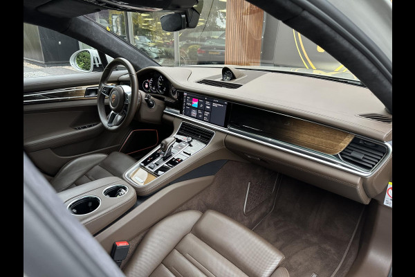 Porsche Panamera Sport Turismo 4.0 Turbo S E-Hybrid Keramisch Panoramadak Sportdesign Sportchrono Vossen 22”LM Krijt Grijs 680 PK! Porsche Panamera Sport Turismo 4.0 Turbo S E-Hybrid Keramisch Panoramadak Sportdesign Sportchrono Vossen 22”LM Krijt Grijs 680 PK!