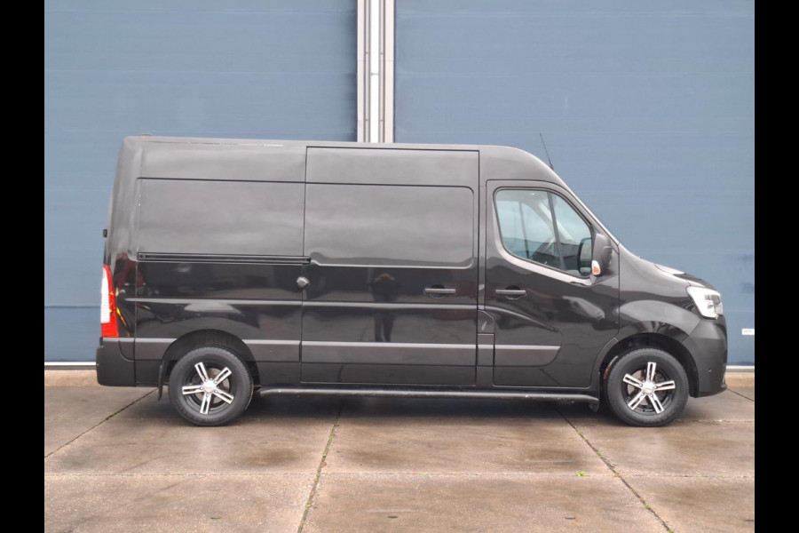 Renault Master T35 2.3 dCi 180 L2H2 Energy AIRCO / CRUISE CONTROLE / CAMERA / NAVI / TREKHAAK / 3 ZITS
