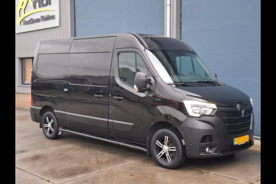 Renault Master T35 2.3 dCi 180 L2H2 Energy AIRCO / CRUISE CONTROLE / CAMERA / NAVI / TREKHAAK / 3 ZITS