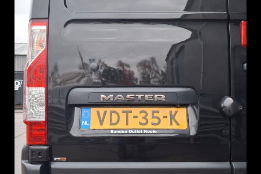 Renault Master T35 2.3 dCi 180 L2H2 Energy AIRCO / CRUISE CONTROLE / CAMERA / NAVI / TREKHAAK / 3 ZITS