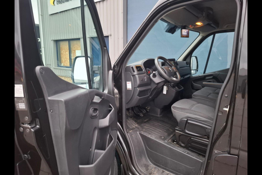 Renault Master T35 2.3 dCi 180 L2H2 Energy AIRCO / CRUISE CONTROLE / CAMERA / NAVI / TREKHAAK / 3 ZITS
