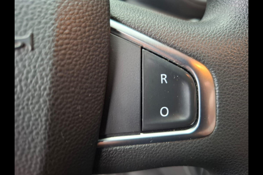Renault Master T35 2.3 dCi 180 L2H2 Energy AIRCO / CRUISE CONTROLE / CAMERA / NAVI / TREKHAAK / 3 ZITS