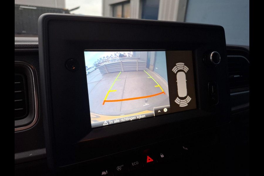 Renault Master T35 2.3 dCi 180 L2H2 Energy AIRCO / CRUISE CONTROLE / CAMERA / NAVI / TREKHAAK / 3 ZITS