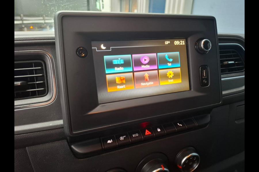 Renault Master T35 2.3 dCi 180 L2H2 Energy AIRCO / CRUISE CONTROLE / CAMERA / NAVI / TREKHAAK / 3 ZITS