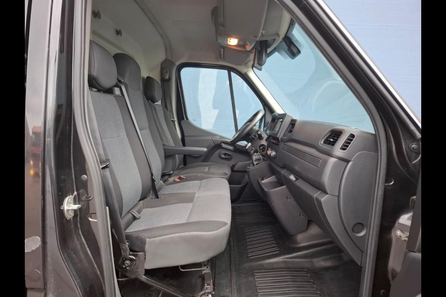 Renault Master T35 2.3 dCi 180 L2H2 Energy AIRCO / CRUISE CONTROLE / CAMERA / NAVI / TREKHAAK / 3 ZITS