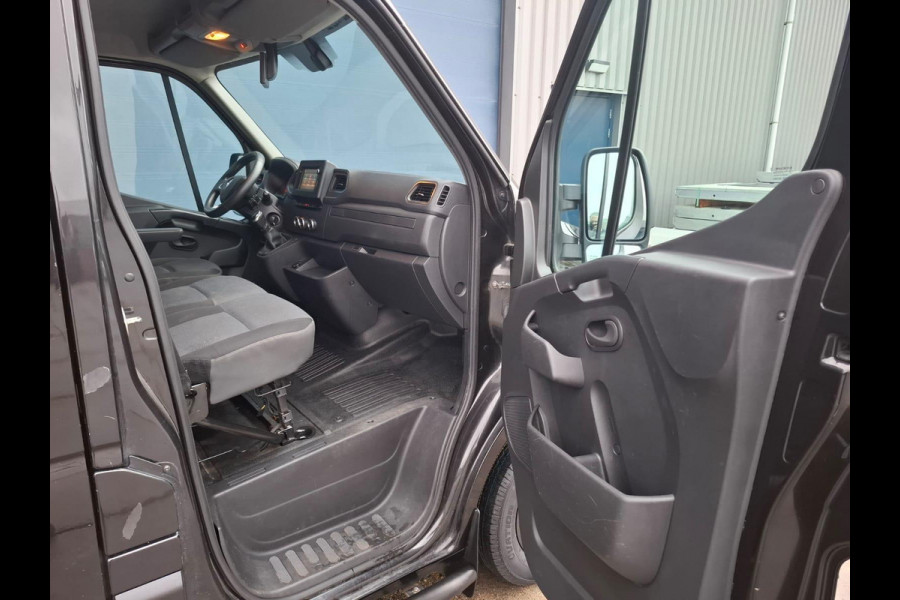 Renault Master T35 2.3 dCi 180 L2H2 Energy AIRCO / CRUISE CONTROLE / CAMERA / NAVI / TREKHAAK / 3 ZITS