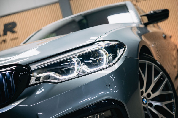 BMW 5 Serie 540i High Executive Edition | Pano | Head-Up | M-Sportpakket | Dealer Onderhouden | BMW 5 Serie 540i High Executive Edition | Pano | Head-Up | M-Sportpakket | Dealer Onderhouden |