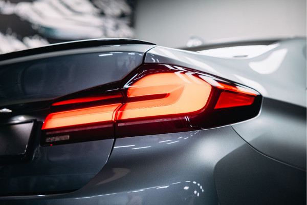 BMW 5 Serie 540i High Executive Edition | Pano | Head-Up | M-Sportpakket | Dealer Onderhouden | BMW 5 Serie 540i High Executive Edition | Pano | Head-Up | M-Sportpakket | Dealer Onderhouden |