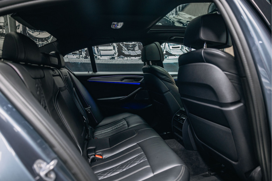 BMW 5 Serie 540i High Executive Edition | Pano | Head-Up | M-Sportpakket | Dealer Onderhouden | BMW 5 Serie 540i High Executive Edition | Pano | Head-Up | M-Sportpakket | Dealer Onderhouden |